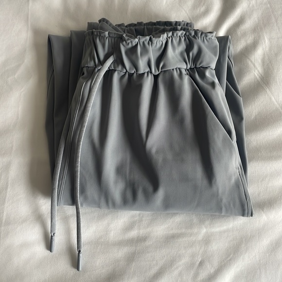 Lululemon pant - Picture 4 of 5